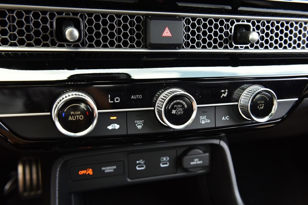 Honda Civic Hatchback Vehicle Full-screen Gallery Image 15