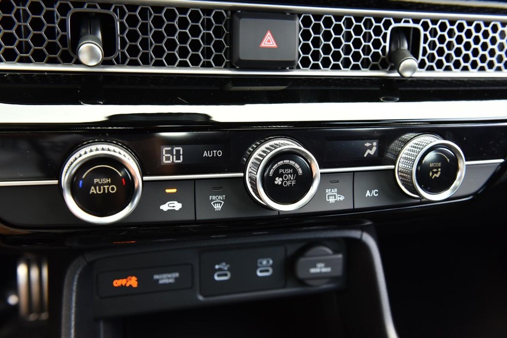 Honda Civic Hatchback Vehicle Full-screen Gallery Image 15