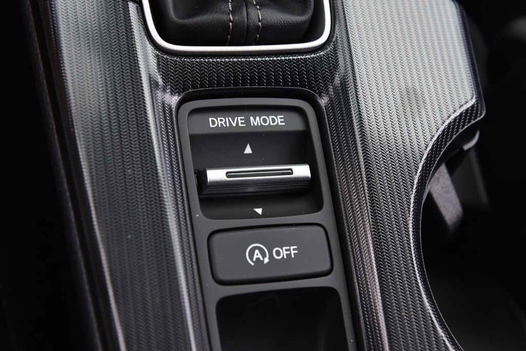 Honda Civic Hatchback Vehicle Full-screen Gallery Image 17