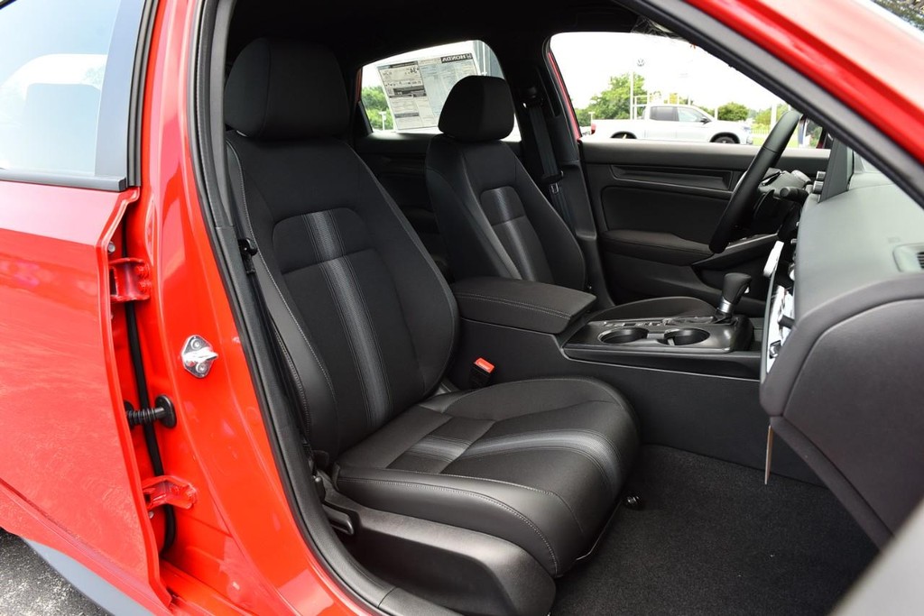 Honda Civic Hatchback Vehicle Full-screen Gallery Image 21