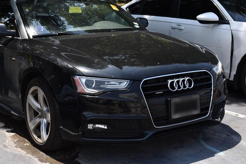 Audi A5 Vehicle Full-screen Gallery Image 02