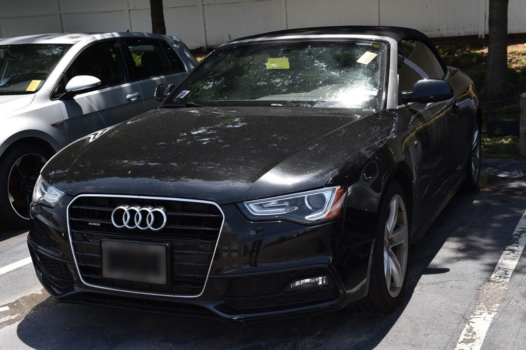 Audi A5 Vehicle Full-screen Gallery Image 04