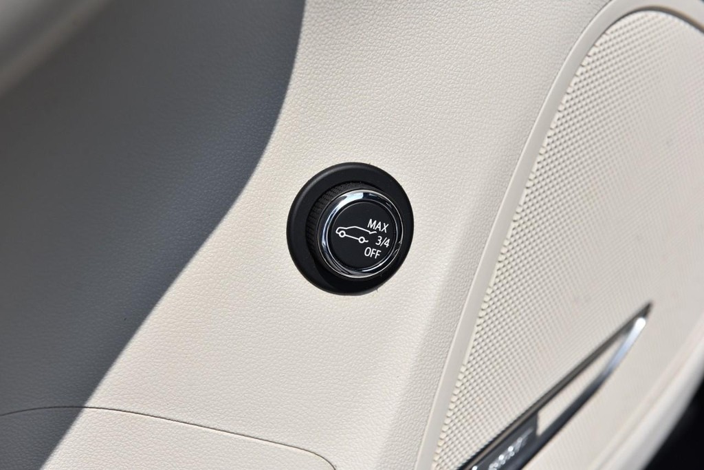 Buick Envision Vehicle Full-screen Gallery Image 09