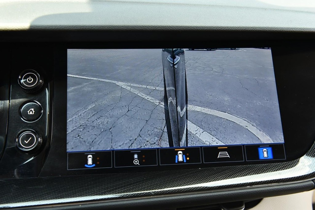 Buick Envision Vehicle Full-screen Gallery Image 16