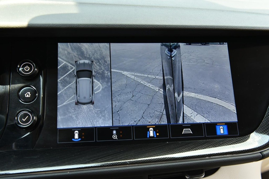 Buick Envision Vehicle Full-screen Gallery Image 17