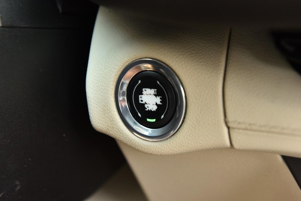 Buick Envision Vehicle Full-screen Gallery Image 23