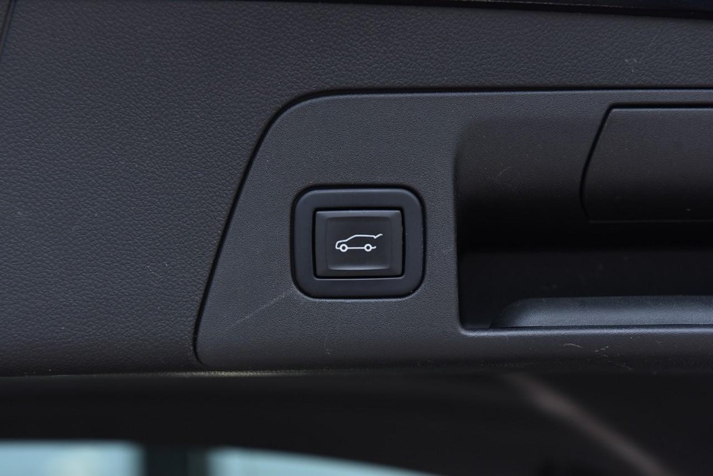 Buick Envision Vehicle Full-screen Gallery Image 31