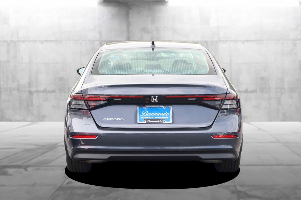 Honda Accord Sedan Vehicle Image 06