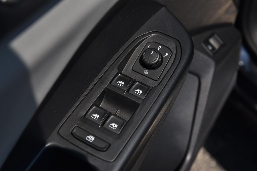 Volkswagen Taos Vehicle Image 08