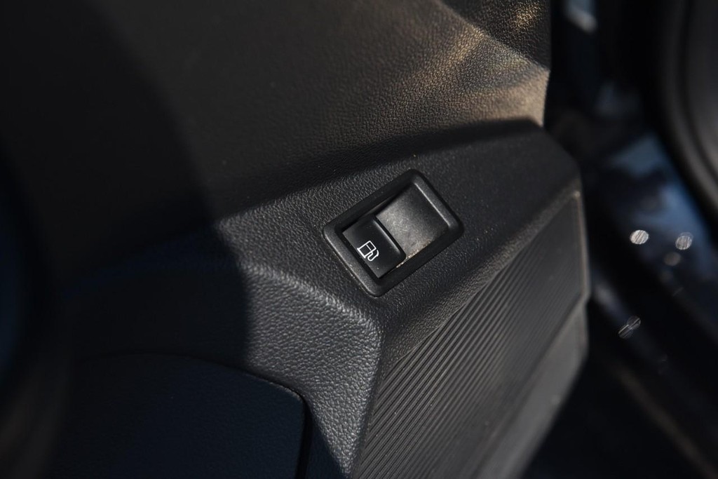Volkswagen Taos Vehicle Image 09
