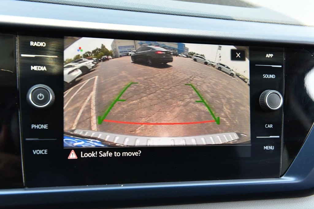 Volkswagen Taos Vehicle Image 13