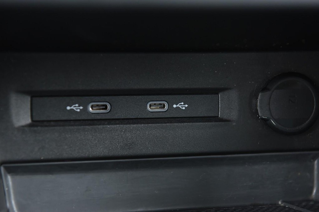 Volkswagen Taos Vehicle Image 16