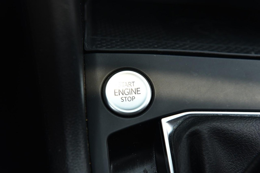 Volkswagen Taos Vehicle Image 17