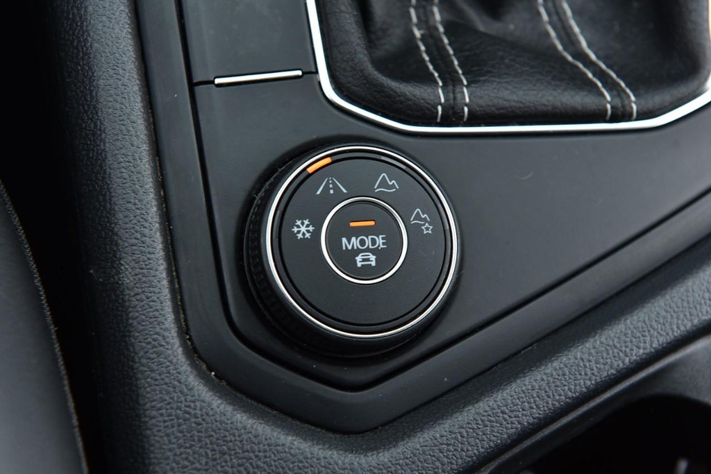 Volkswagen Taos Vehicle Image 18