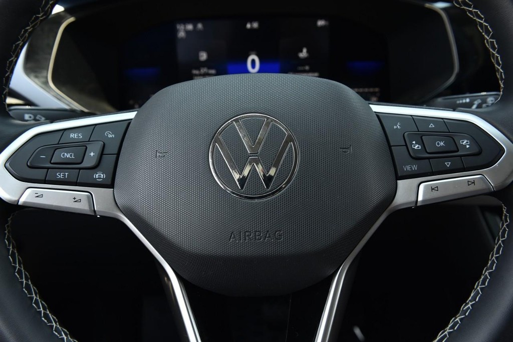Volkswagen Taos Vehicle Image 19