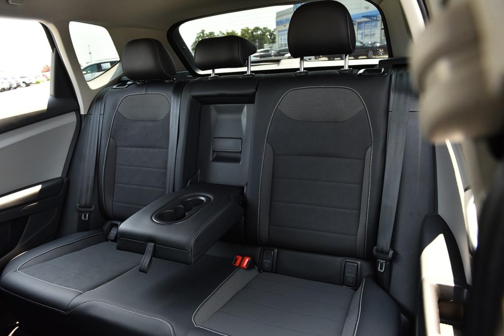 Volkswagen Taos Vehicle Image 22