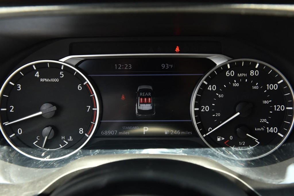Nissan Rogue Vehicle Image 12
