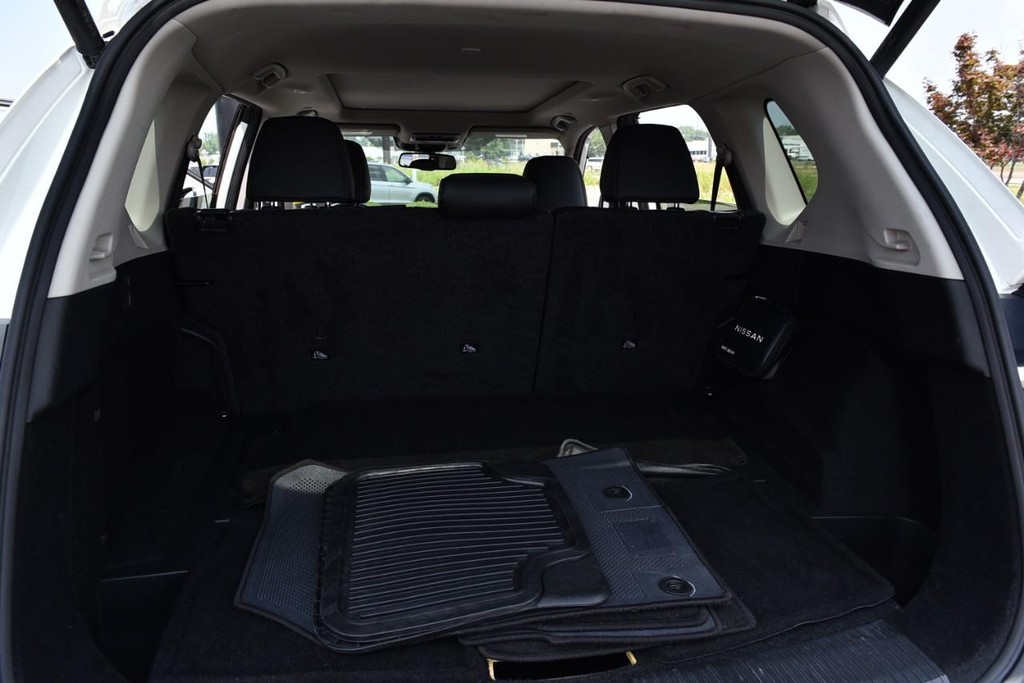 Nissan Rogue Vehicle Image 27