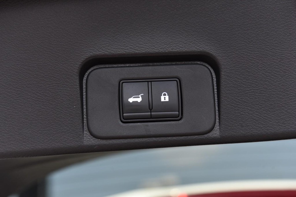 Nissan Rogue Vehicle Image 28