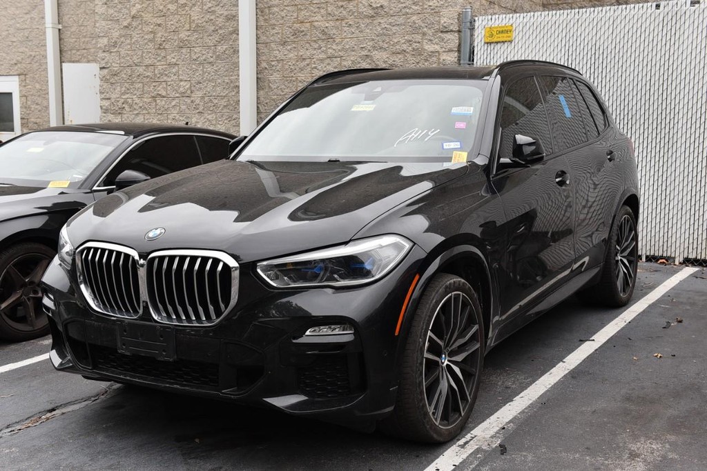 BMW X5 Vehicle Full-screen Gallery Image 01