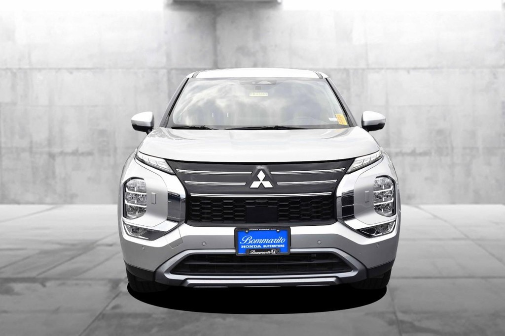 Mitsubishi Outlander Vehicle Image 04