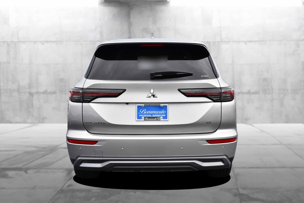 Mitsubishi Outlander Vehicle Image 06