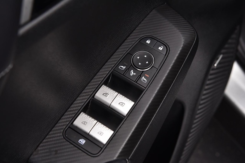Mitsubishi Outlander Vehicle Image 08