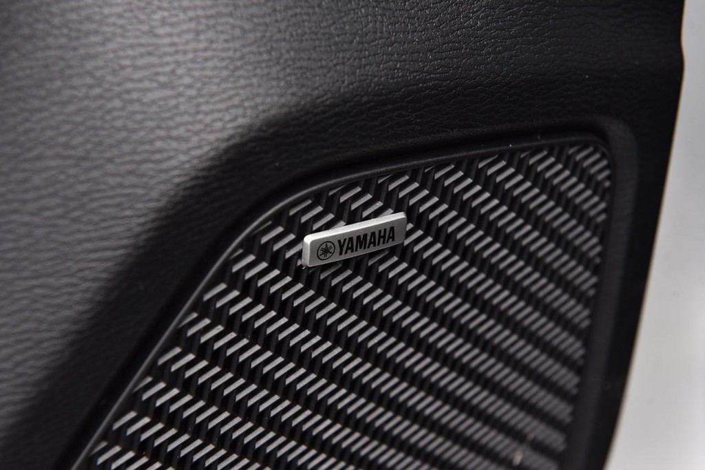 Mitsubishi Outlander Vehicle Image 09
