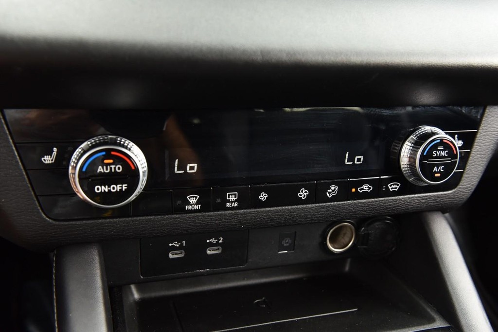 Mitsubishi Outlander Vehicle Image 18