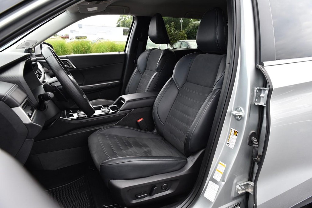 Mitsubishi Outlander Vehicle Image 23