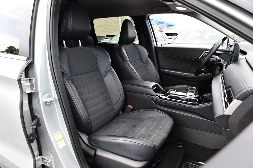Mitsubishi Outlander Vehicle Image 24