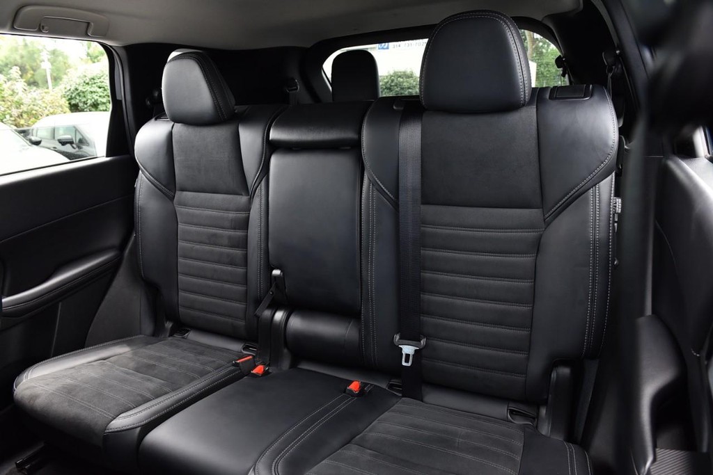 Mitsubishi Outlander Vehicle Image 25