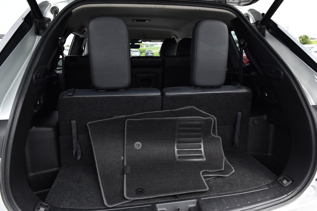 Mitsubishi Outlander Vehicle Image 28
