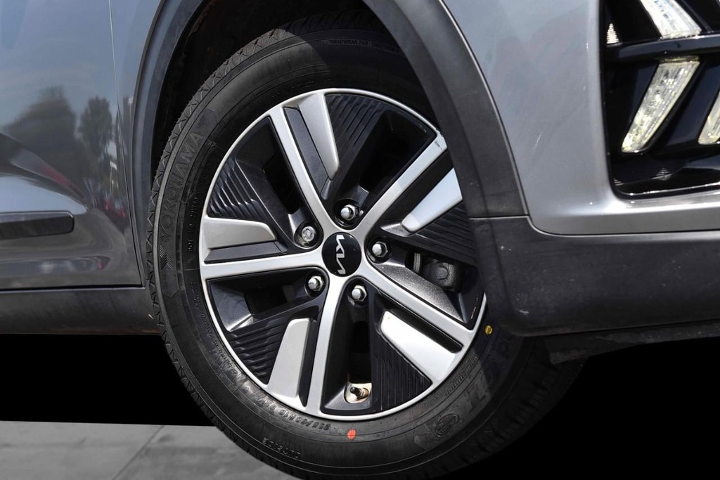 Kia Niro Vehicle Image 03