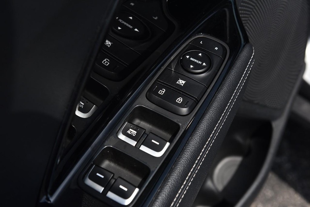 Kia Niro Vehicle Image 08
