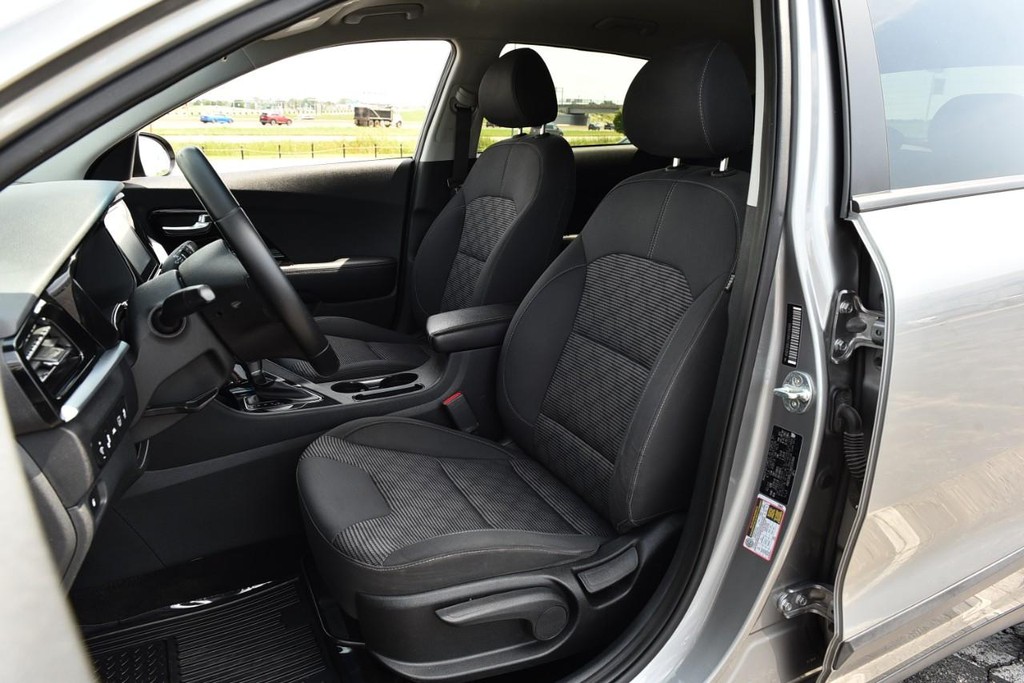 Kia Niro Vehicle Image 18