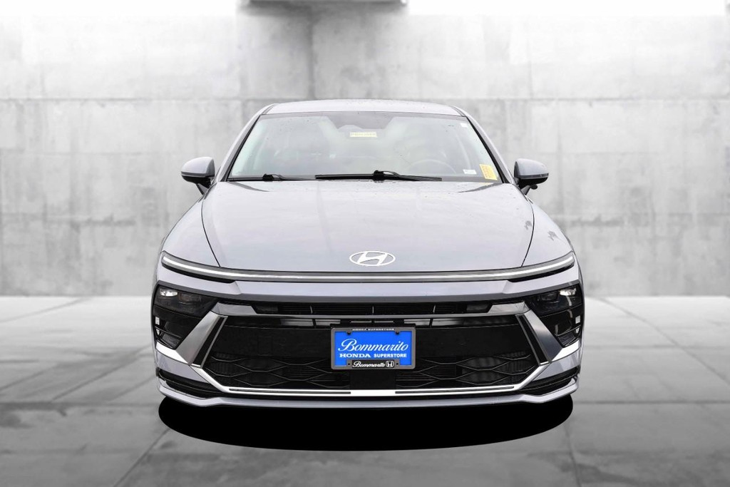 Hyundai Sonata Vehicle Image 04