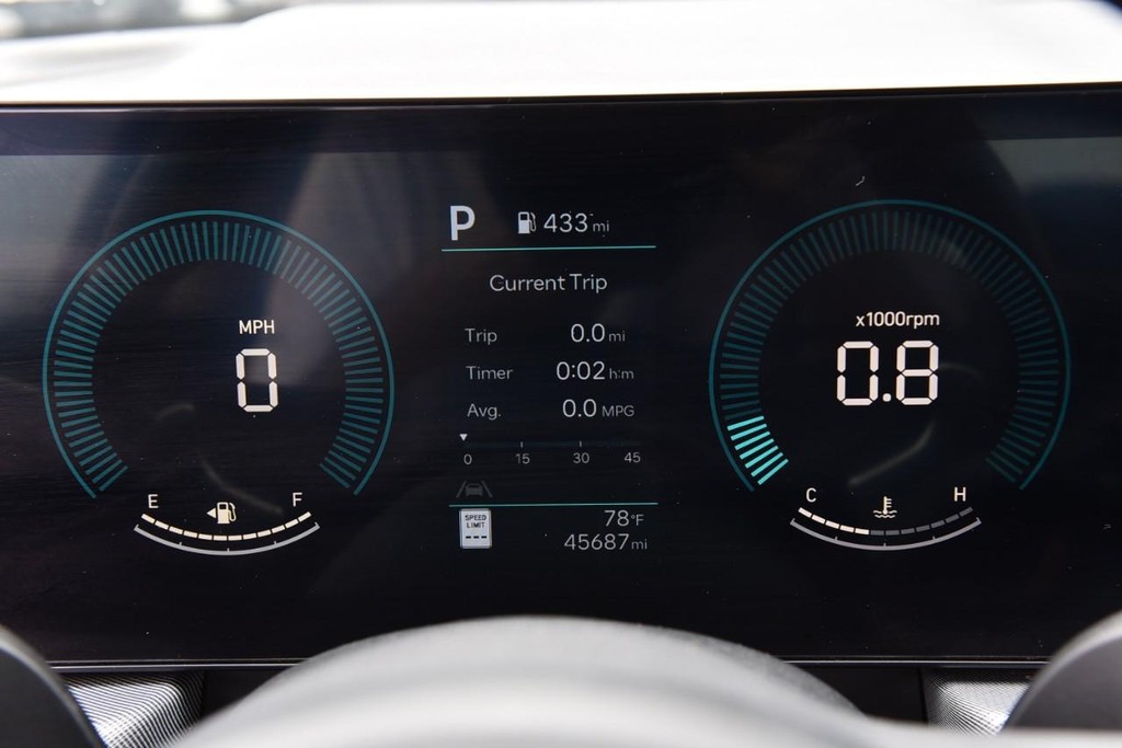 Hyundai Sonata Vehicle Image 11