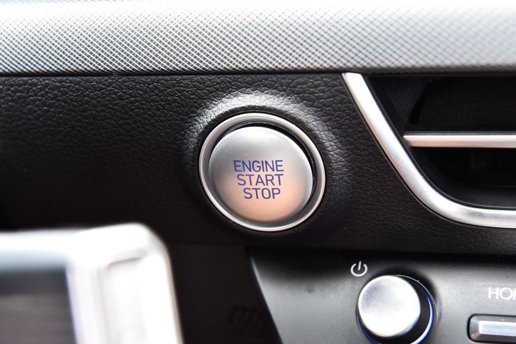 Hyundai Sonata Vehicle Image 16