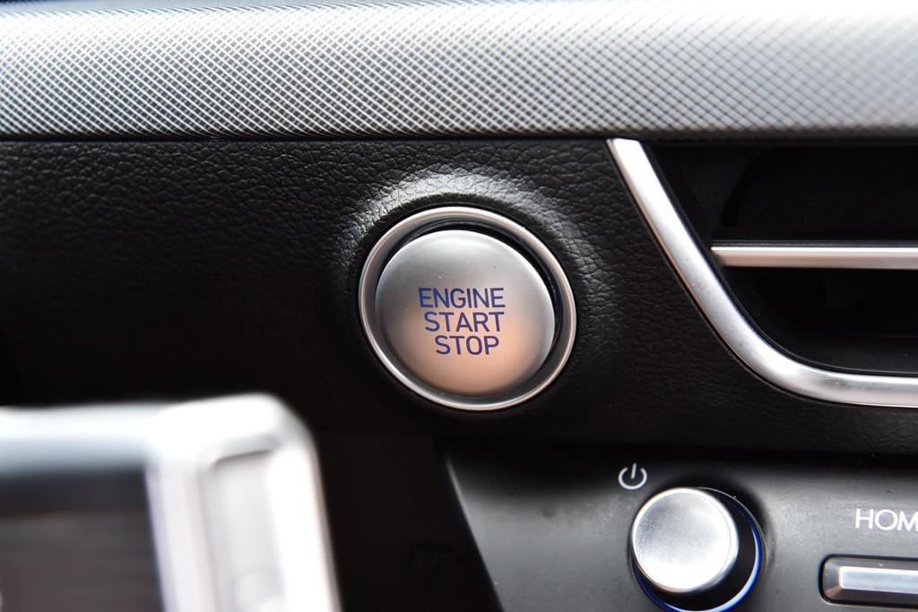 Hyundai Sonata Vehicle Image 17