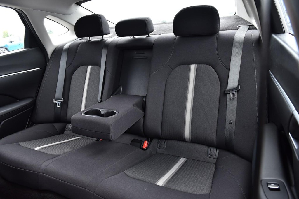 Hyundai Sonata Vehicle Image 21
