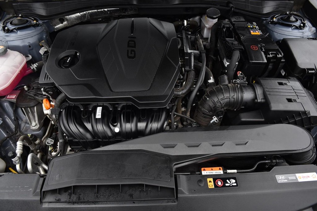 Hyundai Sonata Vehicle Image 24