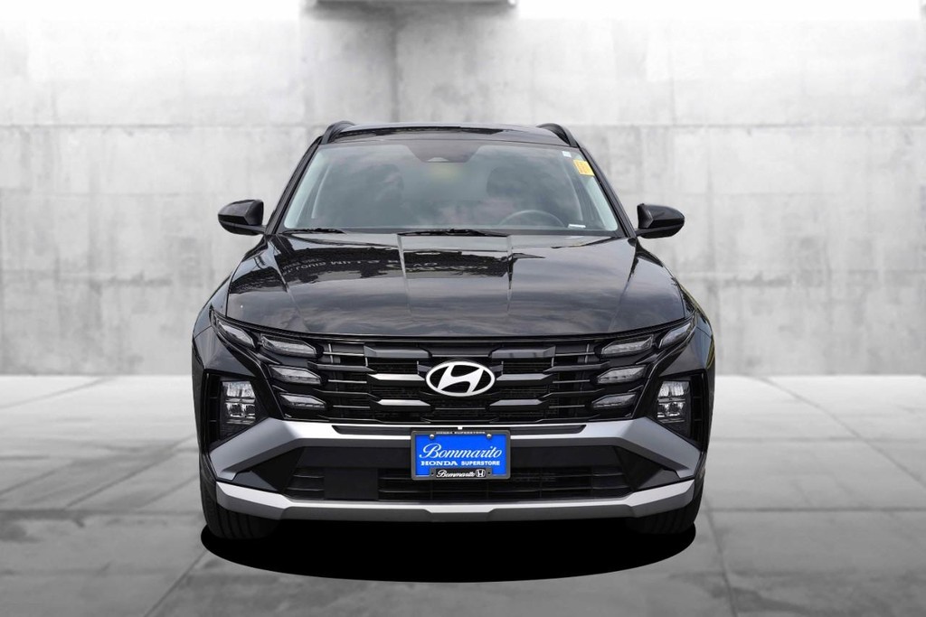 Hyundai Tucson Vehicle Image 04