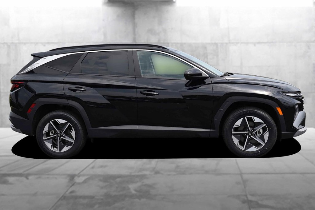Hyundai Tucson Vehicle Image 05
