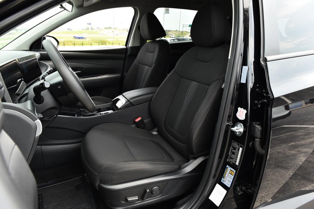 Hyundai Tucson Vehicle Image 19