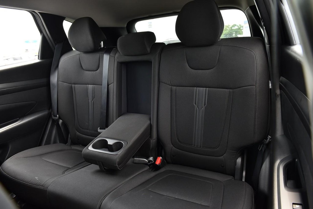 Hyundai Tucson Vehicle Image 21