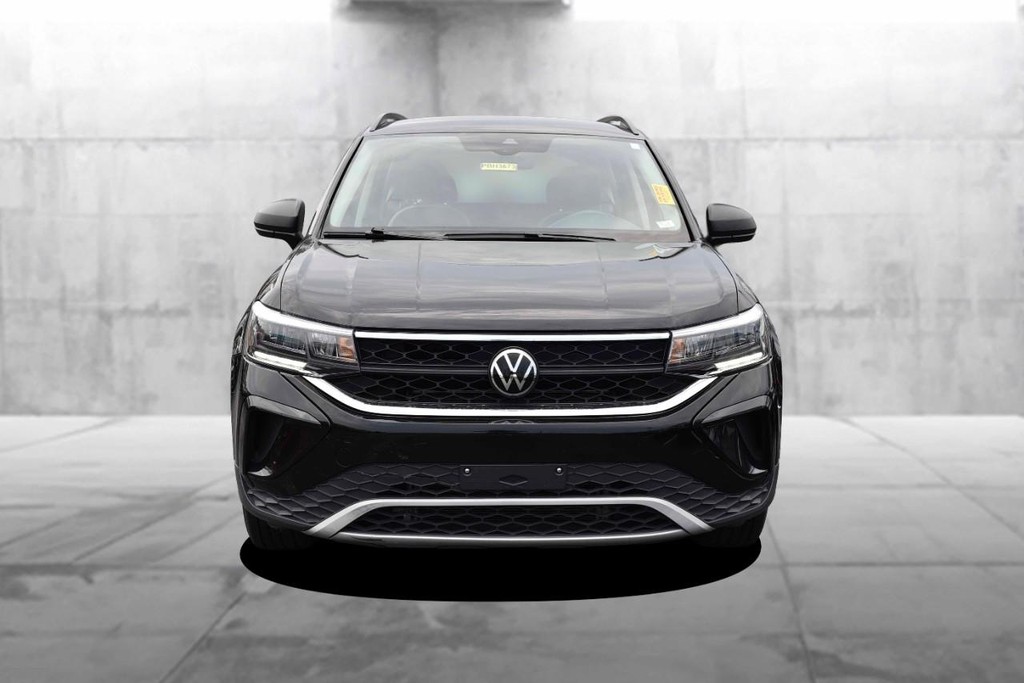 Volkswagen Taos Vehicle Image 04