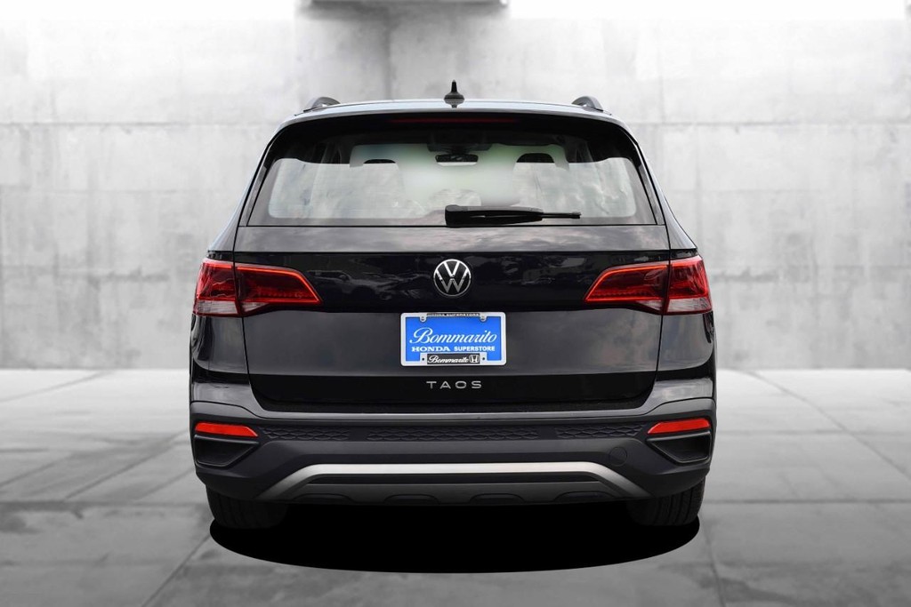 Volkswagen Taos Vehicle Image 06