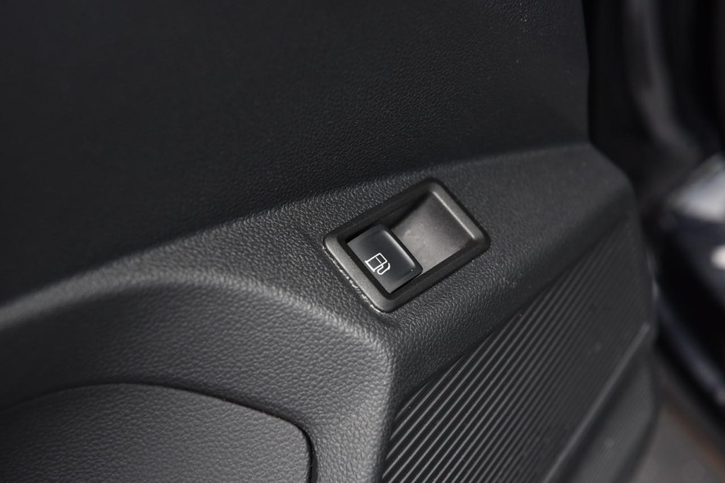 Volkswagen Taos Vehicle Image 09