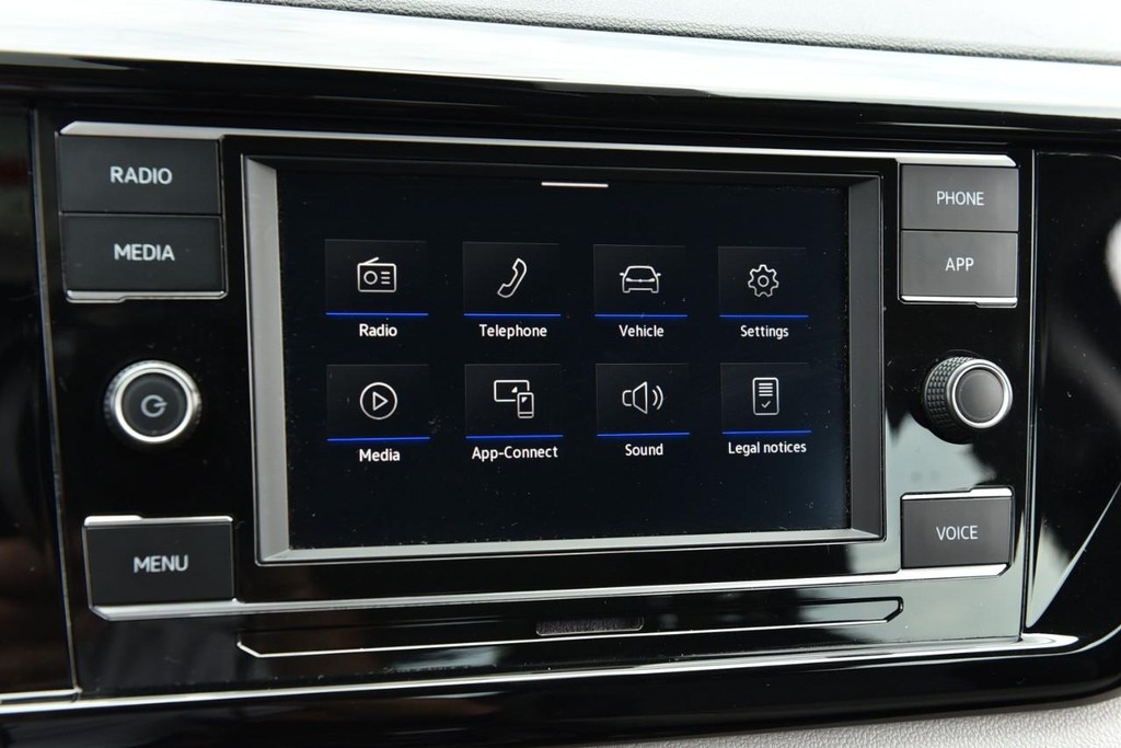 Volkswagen Taos Vehicle Image 14